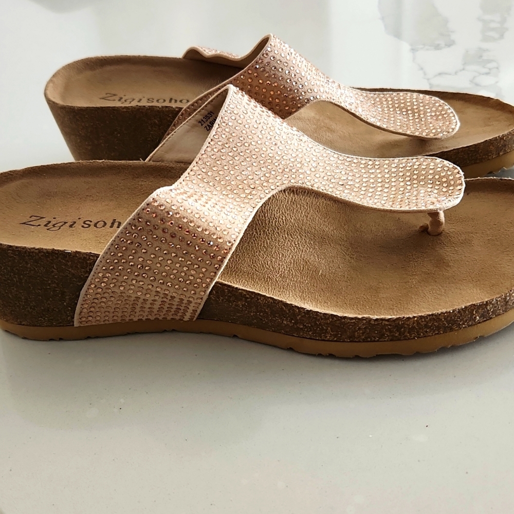Zigi Soho women's size 8 comfortable beaded sandals with toepost - Picture 2 of 5